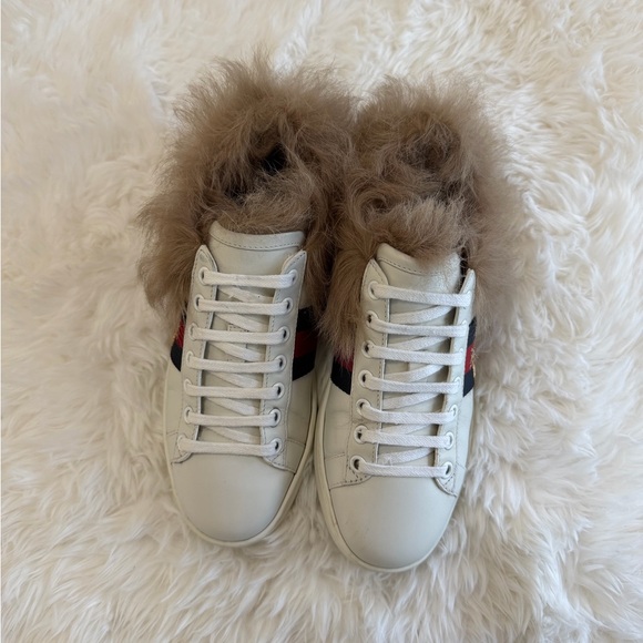 Gucci Ace Embroidered Bee ,Fur-Lined
Sneakers - Size 35 US 5 - Picture 6 of 14